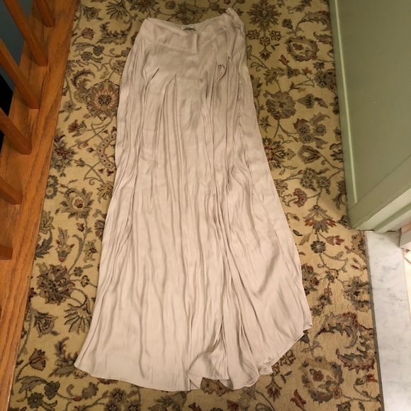 Abercrombie & Fitch Pleated Satin Wide Leg Pants - Picture 2 of 4